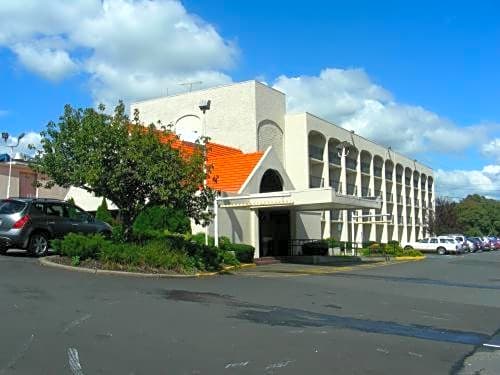 Howard Johnson by Wyndham Clifton NJ