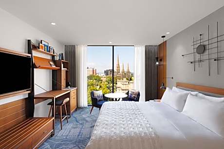 Premium King Room with Parliament View