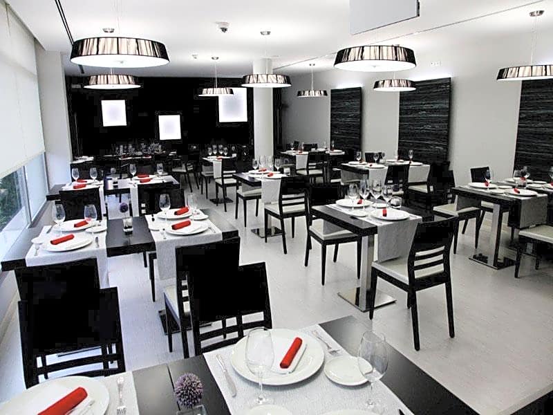 Eurostars Arenas de Pinto