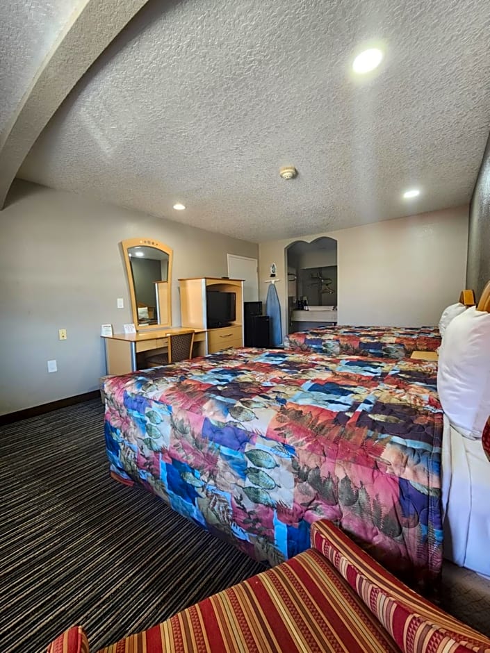 Scottish Inn and Suites Beaumont