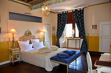 Standard Double Suite