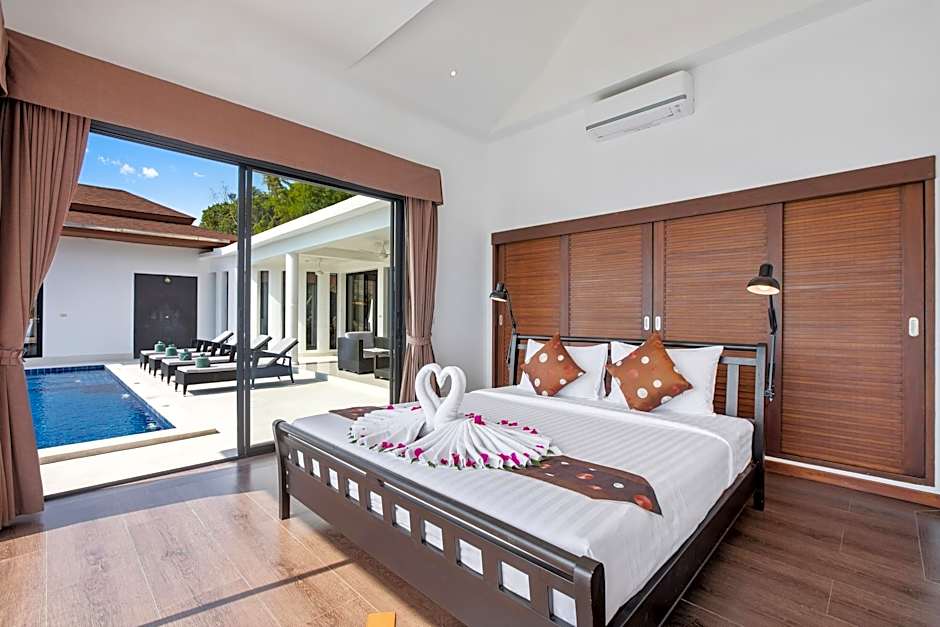 Sunny Banks - Modern Sea View 4 Bed Pool Villa