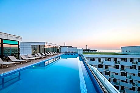 La Mer by Infinity Resort & SPA