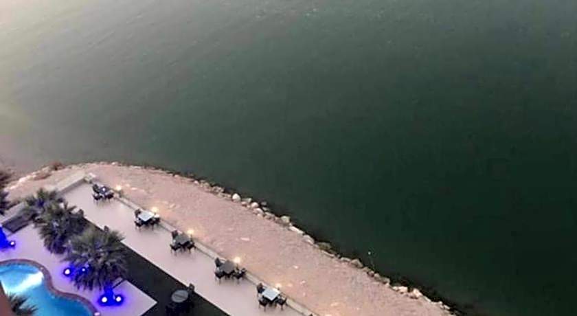 Golden Tulip Al Khobar Suites