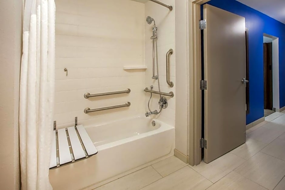 Holiday Inn Express Minneapolis West - Plymouth By IHG
