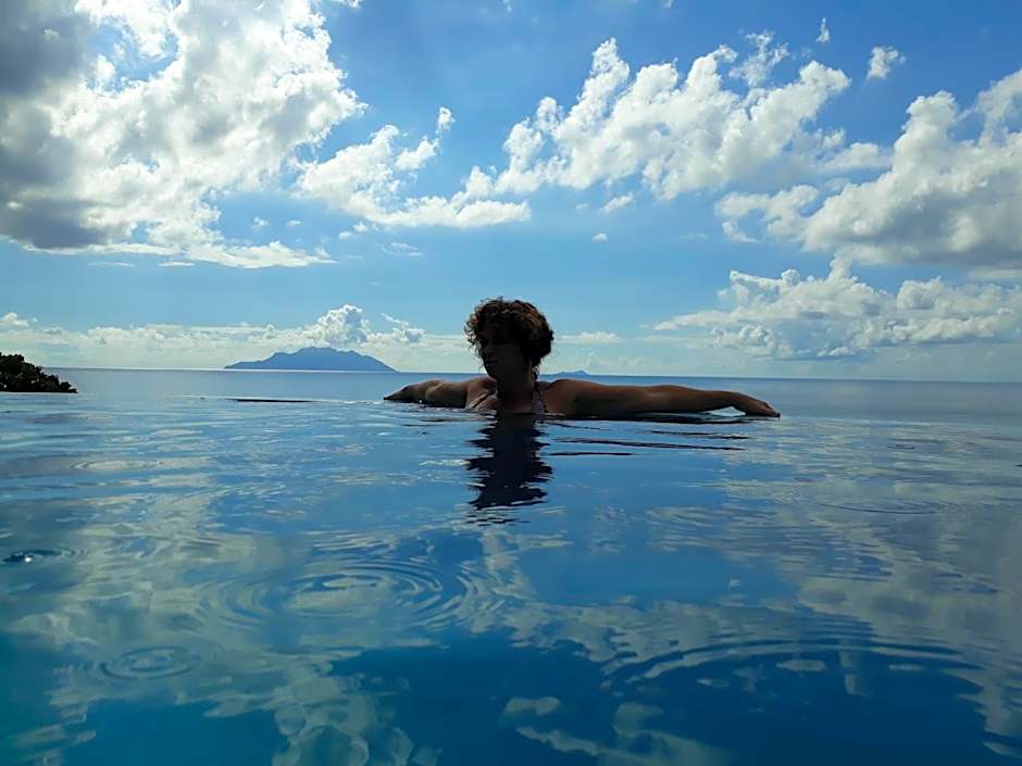 Treasure Cove Hotel & Restaurant