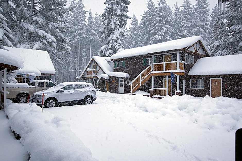 Red Wolf Lakeside Lodge