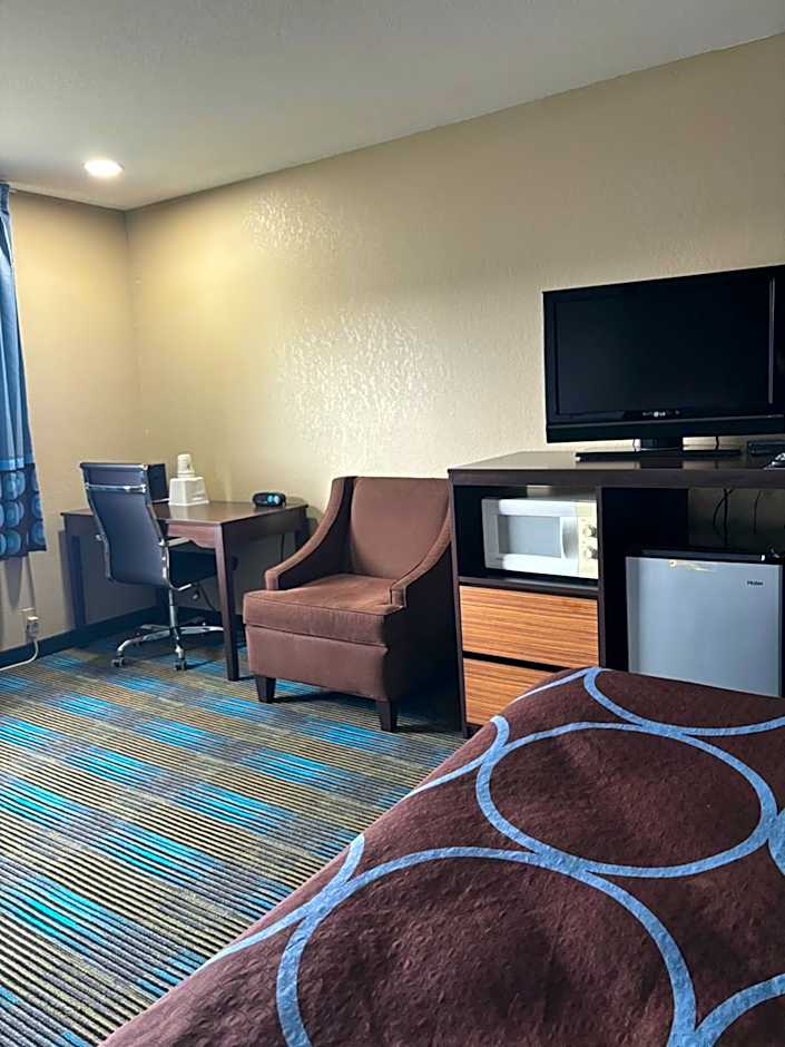 Super 8 by Wyndham Escanaba