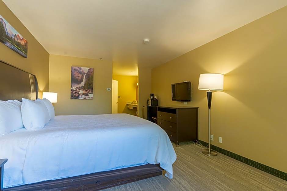 The Oakhurst Inn at Yosemite
