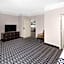 La Quinta Inn & Suites by Wyndham Deer Park