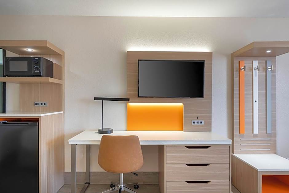 Days Inn by Wyndham Granbury