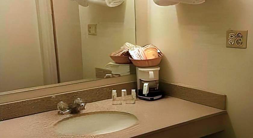 Super 8 by Wyndham Ontario