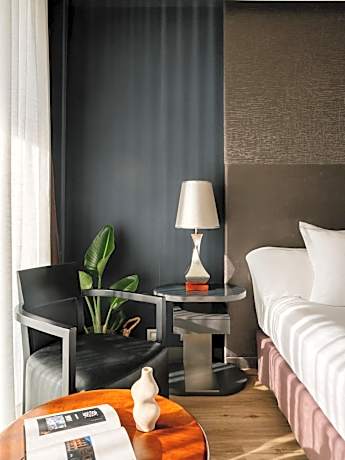 Deluxe Extra Room