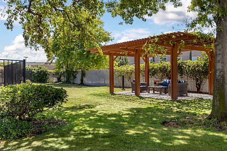 Best Western Plus Garden Court Inn