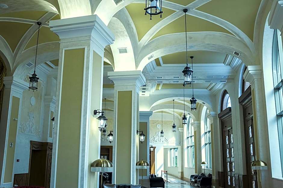 Colosseum Marina Hotel