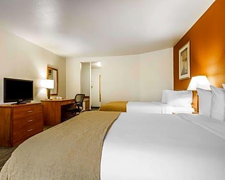 2 Queen Beds, Business Room, Nonsmoking, Upgrade