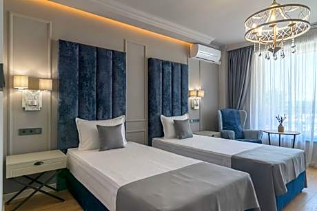 Family Room - Free Parking