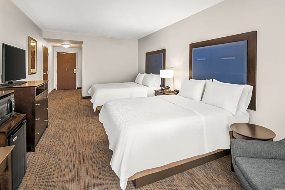 Holiday Inn Express & Suites Wilmington-Newark, an IHG Hotel