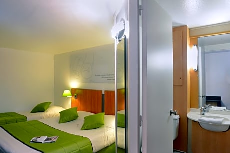 Triple Room (1 Double Bed + 1 Single Bed)