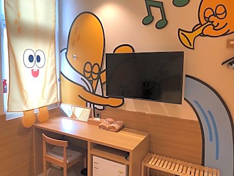 Twin Room with Shared Shower and Toilet