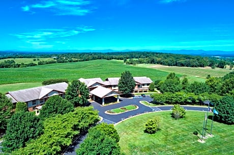 Round Hill Inn
