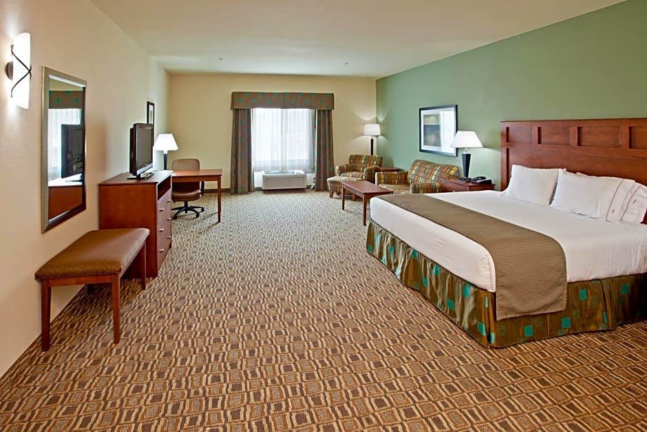 Holiday Inn Express & Suites Ripley