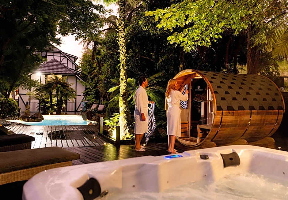 Hana Lodge