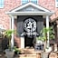 Iza Kamakura Guest House And Bar
