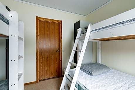 Cottage (1-6 Adults)