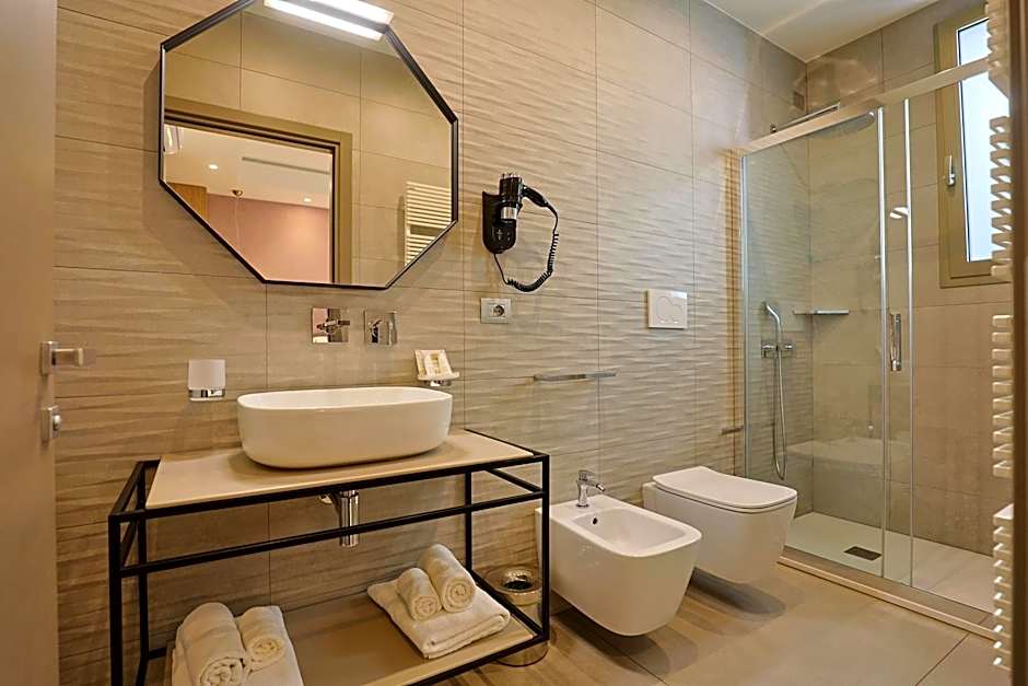 10 Catalani Rooms
