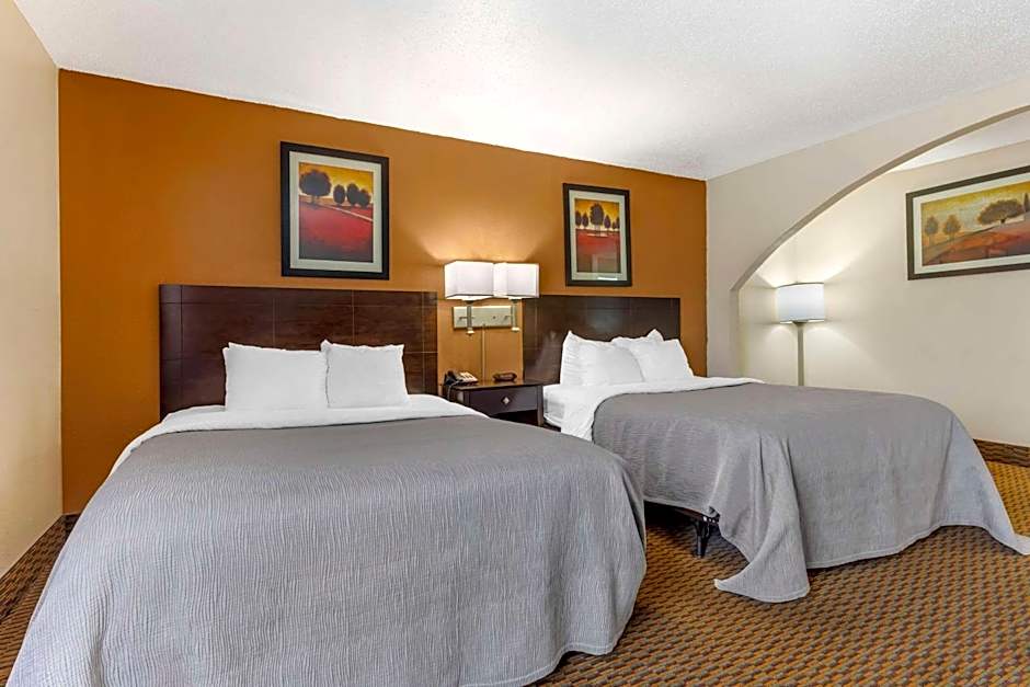 Quality Inn & Suites Wichita Falls I-44
