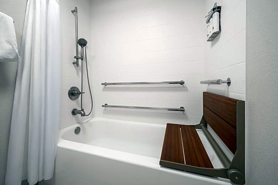 Holiday Inn Express Tifton By IHG