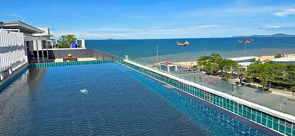 Sunday Beachfront View Jomtien Pattaya
