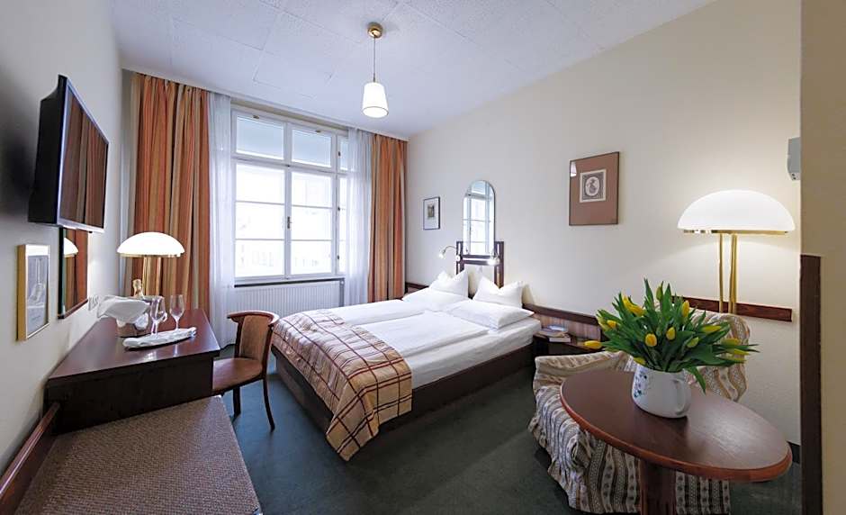 Continental Hotel-Pension