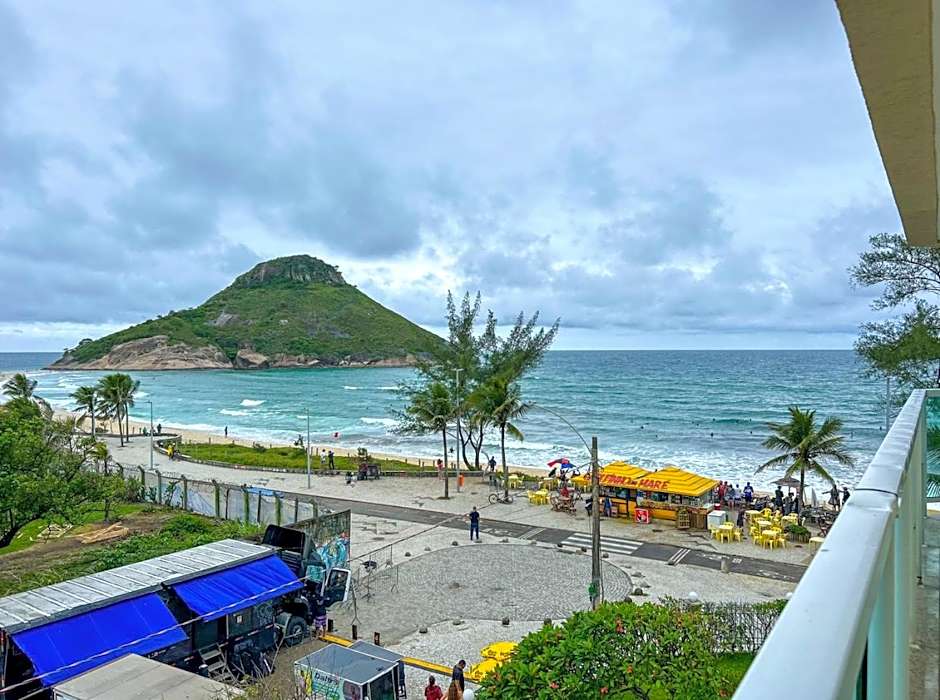 Flat a beira mar no Recreio dos Bandeirantes RJ