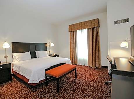 King Room with Accessible Tub - Mobility and Hearing Access/Non-Smoking