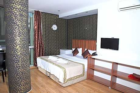 Triple Room - Parking Included