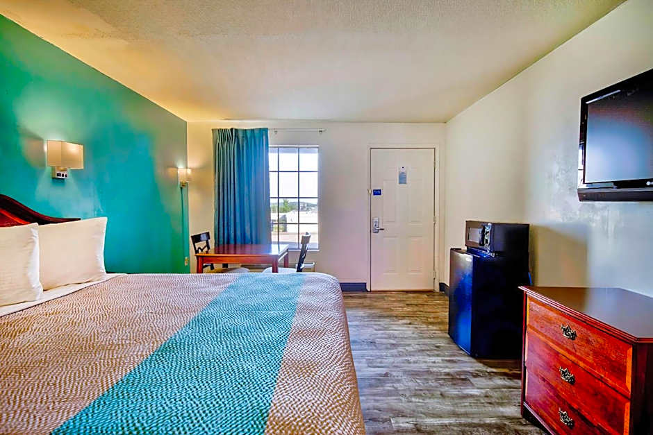 Motel 6-Grand Rivers, KY