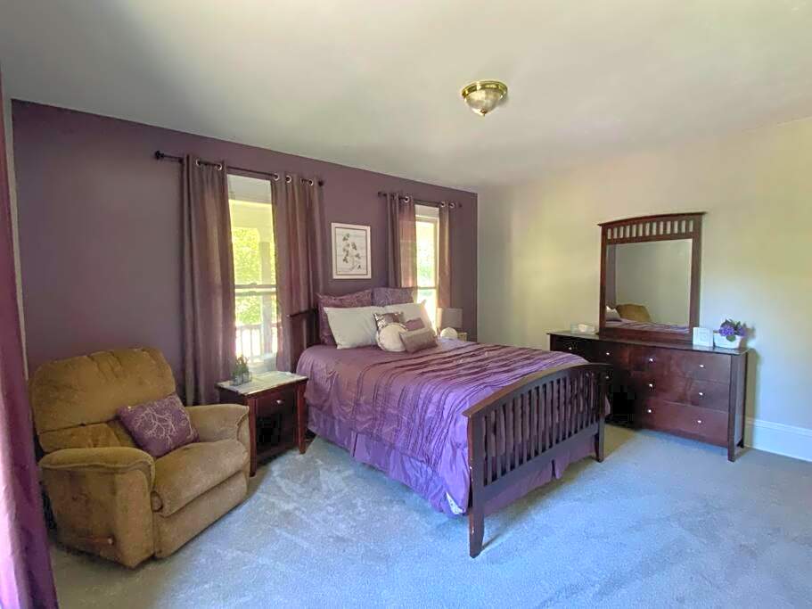 Cozy Main Street Flat