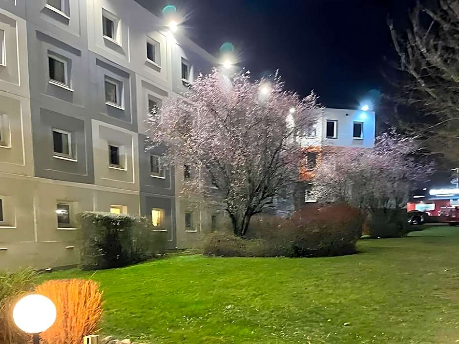 B&B HOTEL Orly Rungis Aeroport 3 etoiles