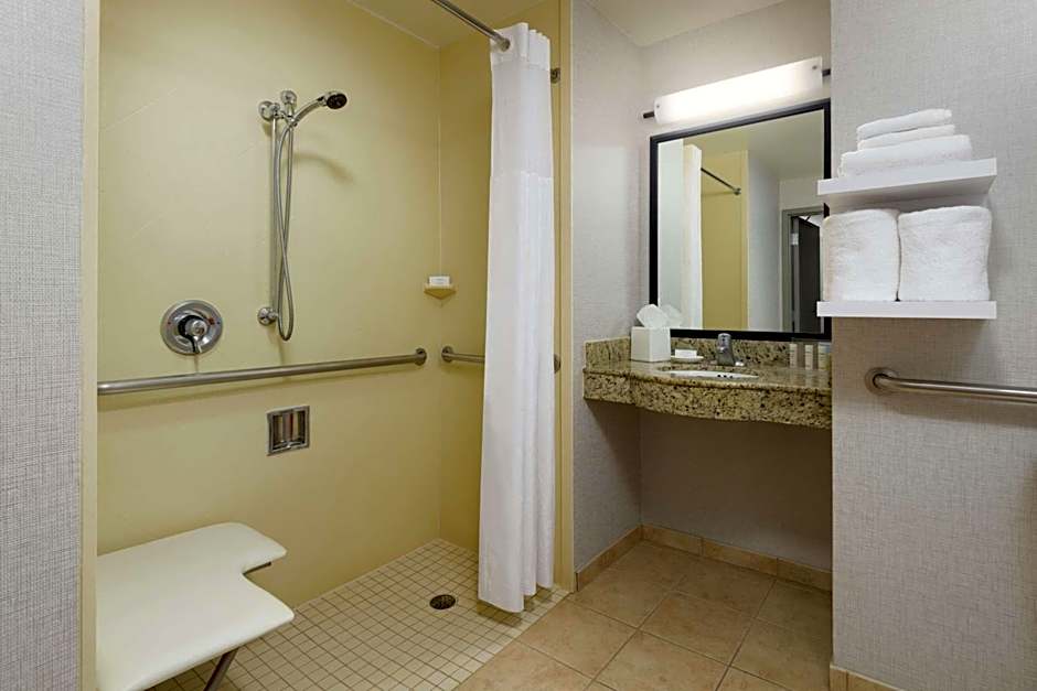 Hampton Inn By Hilton & Suites National Harbor/Alexandria Area