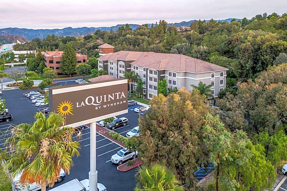 La Quinta Inn & Suites by Wyndham Santa Clarita - Valencia