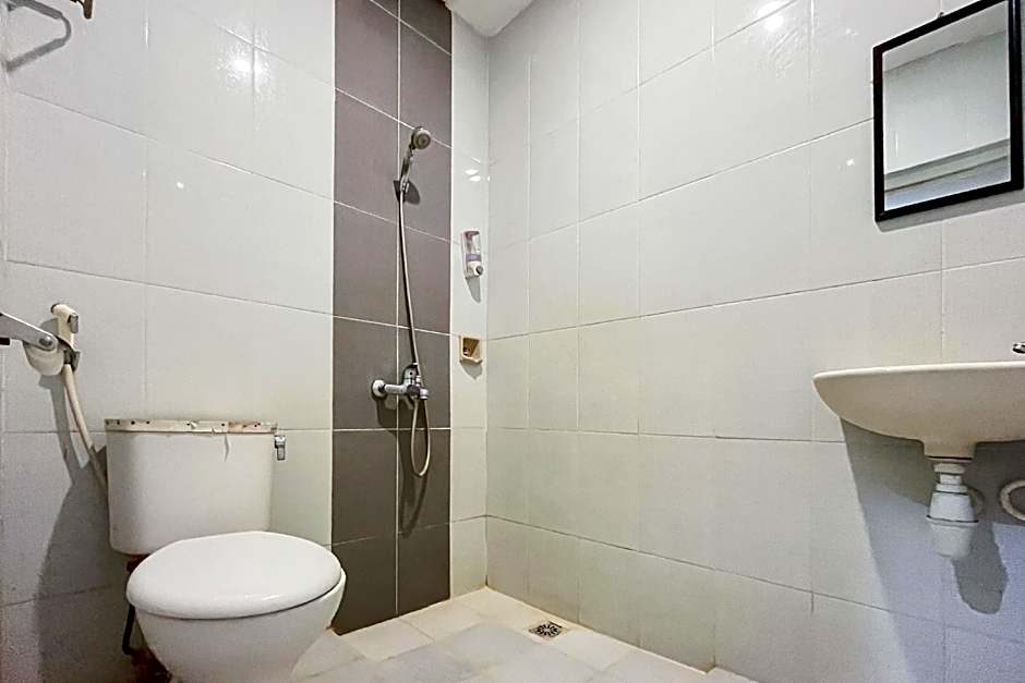 Urbanview Poma Hotel