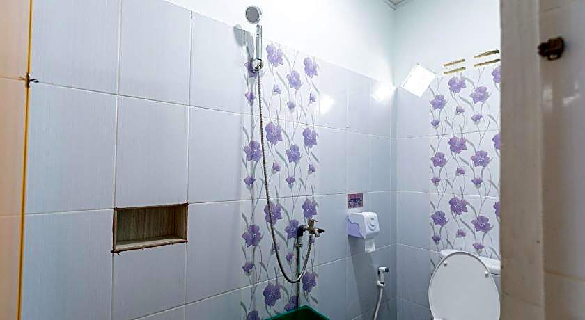 RedDoorz near Universitas Simalungun Pematangsiant