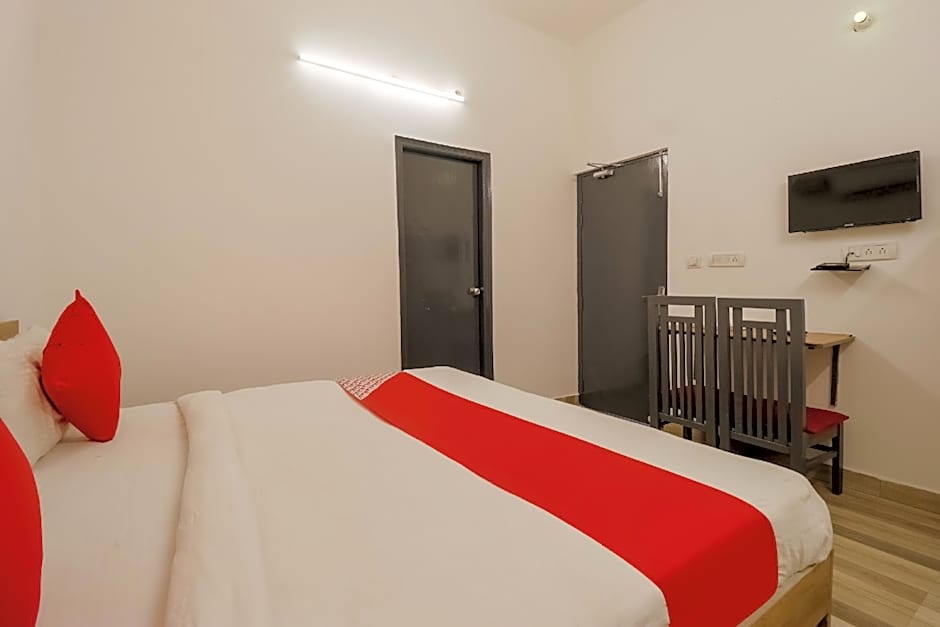 Hotel R K Palace by OYO Rooms – Patna, CO