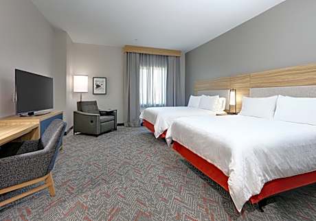 2 Queen Studio Suite Comm Accessible