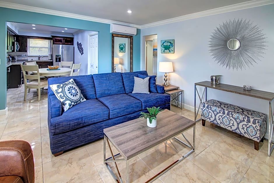 May-Dee Suites in Florida