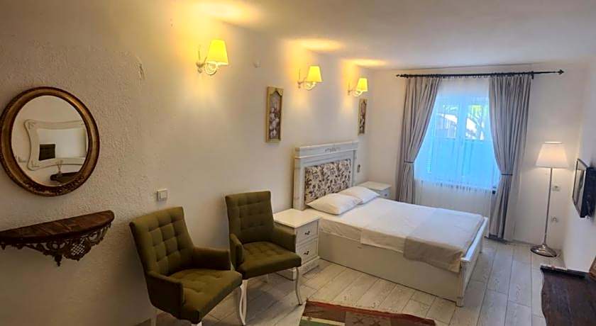 Tarcin Alacati Otel