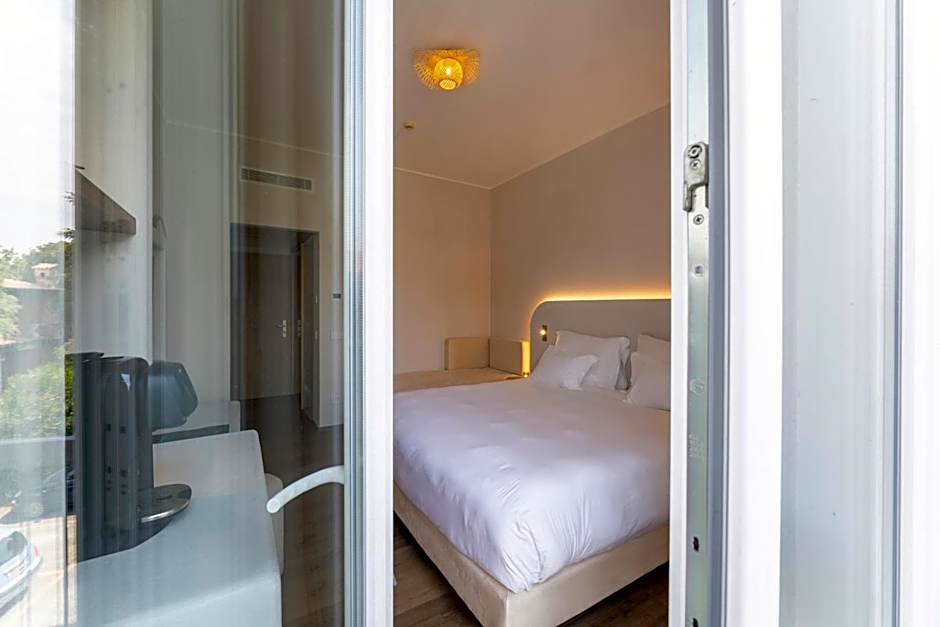 Hi Hotels Sirmione - Lakeview Pool