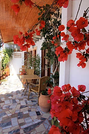 Eleni Goumenaki Plakias Studios